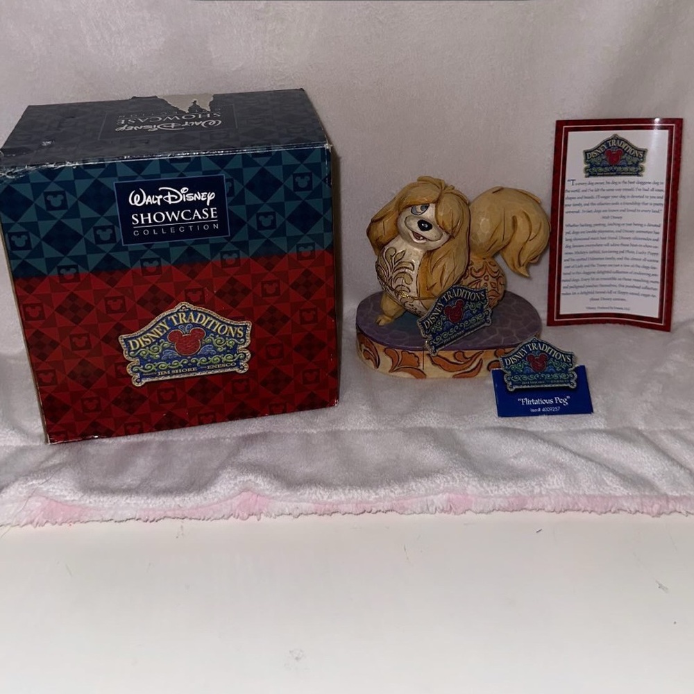 Disney Showcase Peg